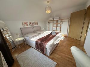 Postel nebo postele na pokoji v ubytování Weitblick Neviges
