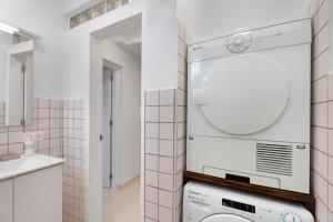 Ένα μπάνιο στο Casa Mela