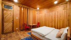 Fotografie z fotogalerie ubytování Tirthan Pine View Home stay v destinaci Gushaini + 2 fotografie