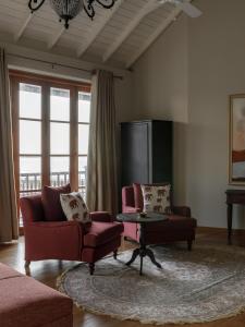 Una televisión o centro de entretenimiento en The Archives Galle Fort - Hotel , Restaurant & Cocktail Bar 129 fotos más