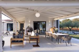 Ruang duduk di Casa Muso Luxury Villa