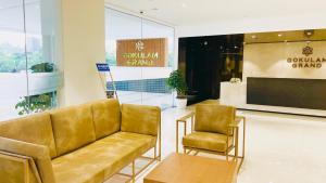 Gokulam Grand Kozhikode的休息区