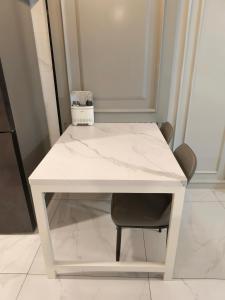 萨姆波罗Sky House BSD 3 Bedroom 70m2 View Pool Dan Garden的相册照片