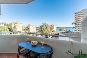 Balkon lub taras w obiekcie Seaview beachfront studio with aqua park & balcony