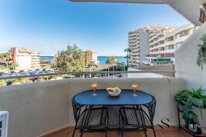 Balkon lub taras w obiekcie Seaview beachfront studio with aqua park & balcony