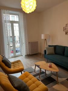 Posedenie v ubytovaní Appartement T4 70m2 - meublé - centre ville - proche Thermes