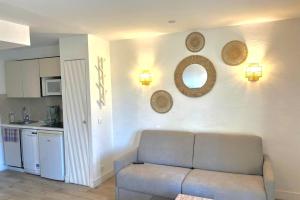 Kuchyňa alebo kuchynka v ubytovaní Flat for 4 people with swimming pool tennis court and free parking 227