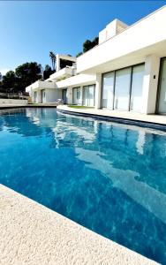 Bazén v ubytování Calma de Altea nebo v jeho okolí