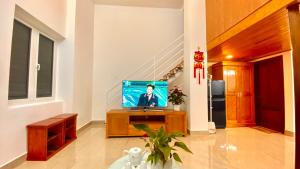 TV a/nebo společenská místnost v ubytování Lê Mùi Hotel - Apartment
