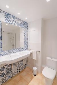Bathroom sa Hostal HPC Porto Colom