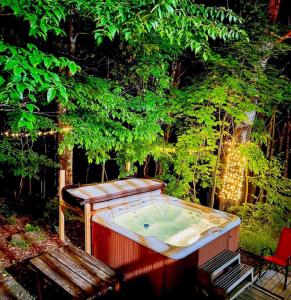 Fotografie z fotogalerie ubytování Log cabin with HOT TUB and view v destinaci La Minerve