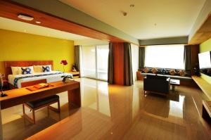 TV a/nebo společenská místnost v ubytování Hotel Nikko Bali Benoa Beach
