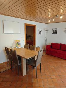 Posezení v ubytování Eifel Apartment am Rursee für 4 Personen