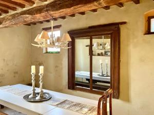 Fotografie z fotogalerie ubytování Stunning Village Casa with Private Garden and Olive Grove v destinaci Gioiella