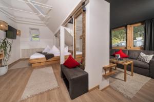 Posezení v ubytování Hotel Goldener Adler - im Sommer Silvretta Card Premium inkludiert