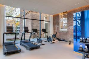 Fitness centrum a/nebo fitness zařízení v ubytování The Rebyl, Nijmegen, a Tribute Portfolio Hotel