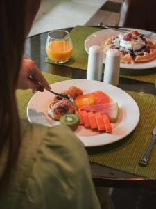 Comida no hotel ou em algum lugar perto