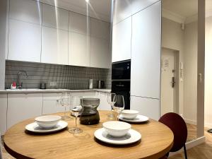 Kuchyňa alebo kuchynka v ubytovaní Odrzańska 17B Apartment - Self Check-In 20h + 15 fotografií