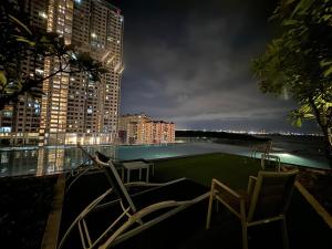 Fotografie z fotogalerie ubytování Deluxe Suite for10 Stunning Sea &City ViewsNetflix v destinaci Jelutong