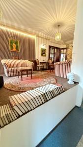 Svetainės erdvė apgyvendinimo įstaigoje Old Town Hotel Bohema, Klaipėda