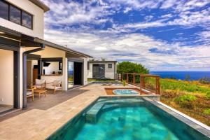 Πισίνα στο ή κοντά στο Villa Panorama Grand Anse