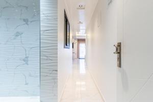 Fotografie z fotogalerie ubytování Hot appar Luxury SuiteMar v destinaci Mʼdik + 37 fotografií