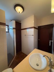 Bilik mandi di Casa Magna