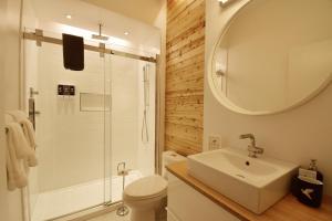 Koupelna v ubytování Maison Évangéline by Bower Boutique Hotels