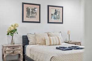 Ένα ή περισσότερα κρεβάτια σε δωμάτιο στο ATL Home min from Airport and Downtown