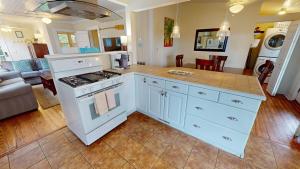 Køkken eller tekøkken på Folly Bungalow + 22 billeder