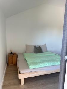 Fotografie z fotogalerie ubytování Poolside Retreat in Le Bouscat v destinaci Le Bouscat