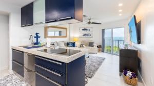 Dapur atau dapur kecil di Key Largo Captains Quarters Ocean Pointe 4405
