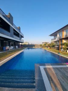 Πισίνα στο ή κοντά στο Mali Garden Residence