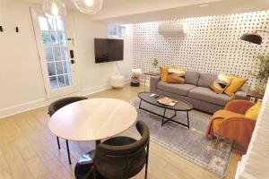 TV a/nebo společenská místnost v ubytování Kilbourne Cottage in Mount Pleasant