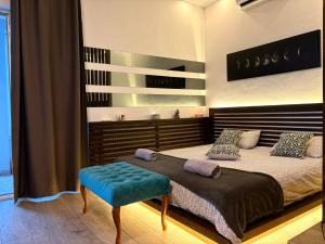 Postel nebo postele na pokoji v ubytování Dragon Nest SPA Concept