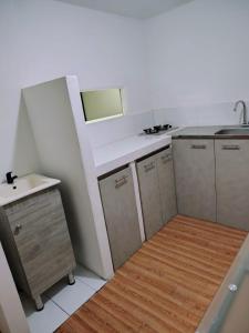 Kuchyň nebo kuchyňský kout v ubytování Hotel Yellow Maraya, Pereira