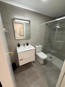 Kúpeľňa v ubytovaní Mar y Montaña - l'Hospitalet de l'Infant + 30 fotografií