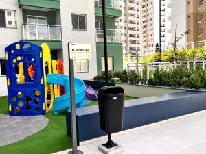 De kinderspeelruimte van Apartamento de 2 quartos, com piscina e há 10 km de copacabana