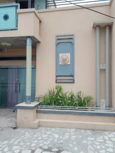 Το κτήριο όπου στεγάζεται  το διαμέρισμα
