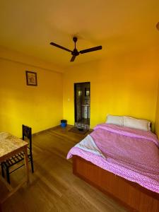 מיטה או מיטות בחדר ב-HOTEL FORESTWAY Hostel & Backpackers