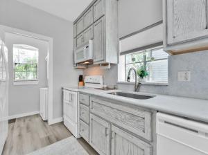 Afbeelding uit fotogalerij van 1037 Branson Luxury Retreat-Golf view-Silver Dollar city in Branson West