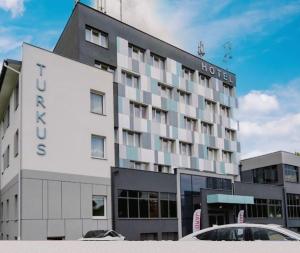 Budova, v ktorej sa hotel nachádza
