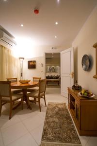 Kuchyň nebo kuchyňský kout v ubytování Andria Suites