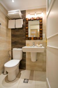 Koupelna v ubytování Andria Suites