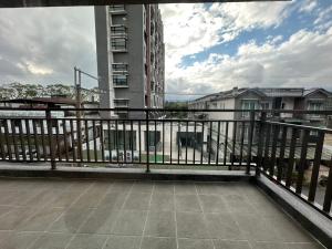 Ein Balkon oder eine Terrasse in der Unterkunft 無門禁24小時進出-遇見礁溪lll免費停車