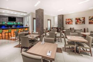 Posezení v ubytování Wyndham Garden San Jose Escazu, Costa Rica