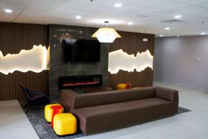 Posezení v ubytování La Quinta Inn & Suites by Wyndham Memphis East