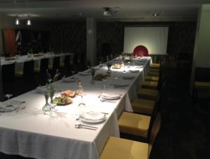 Un restaurante o sitio para comer en Hotel Hyltor