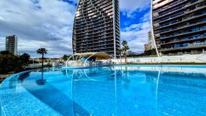 Basen w obiekcie SUNSET WAVES DReaM apartment lub w pobliżu