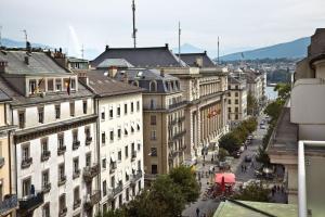 Uma visão geral de Genebra ou uma vista da cidade tirada do hotel